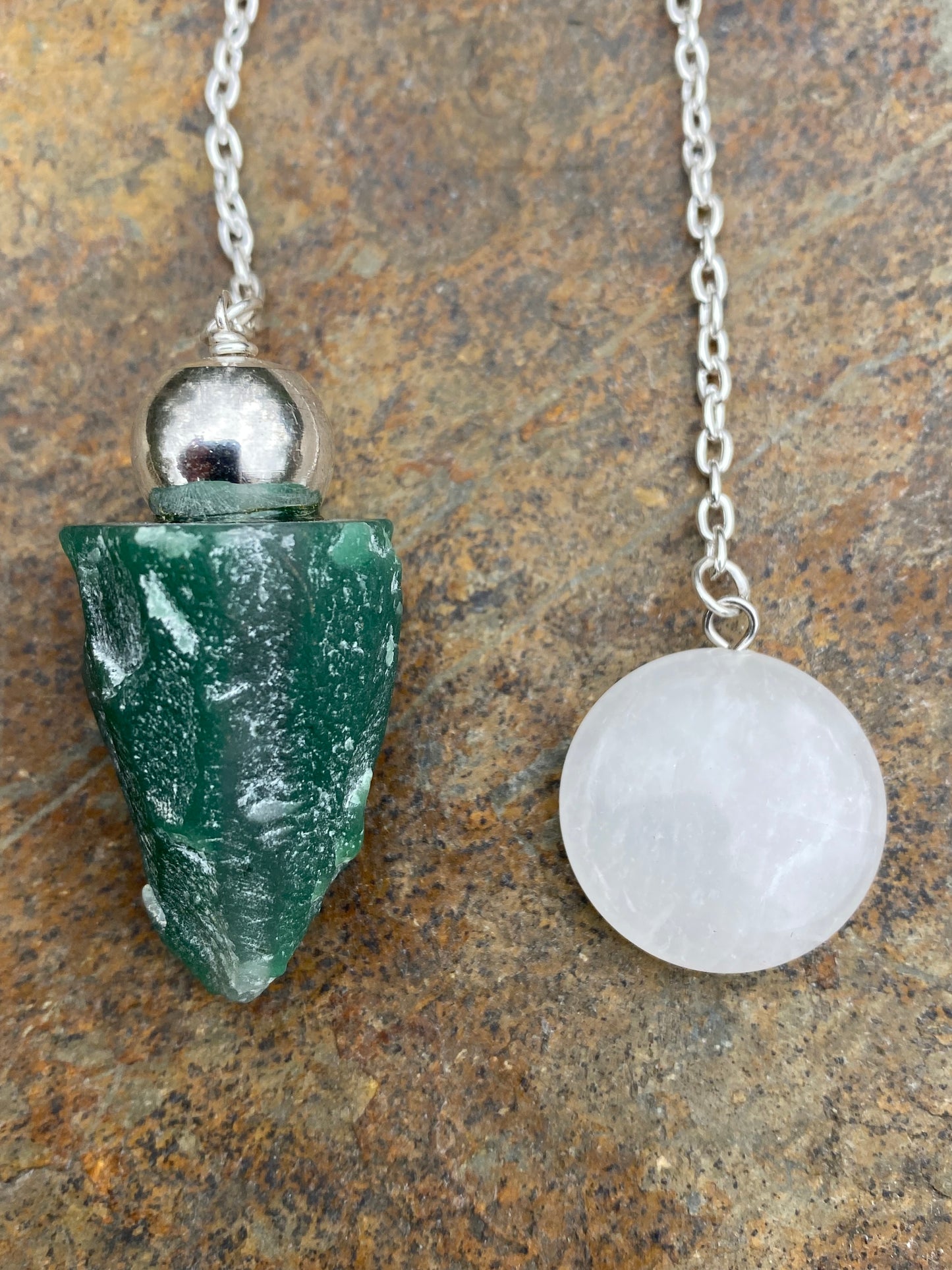 Aventurine Green Pendulum Good Luck Heart 29414S