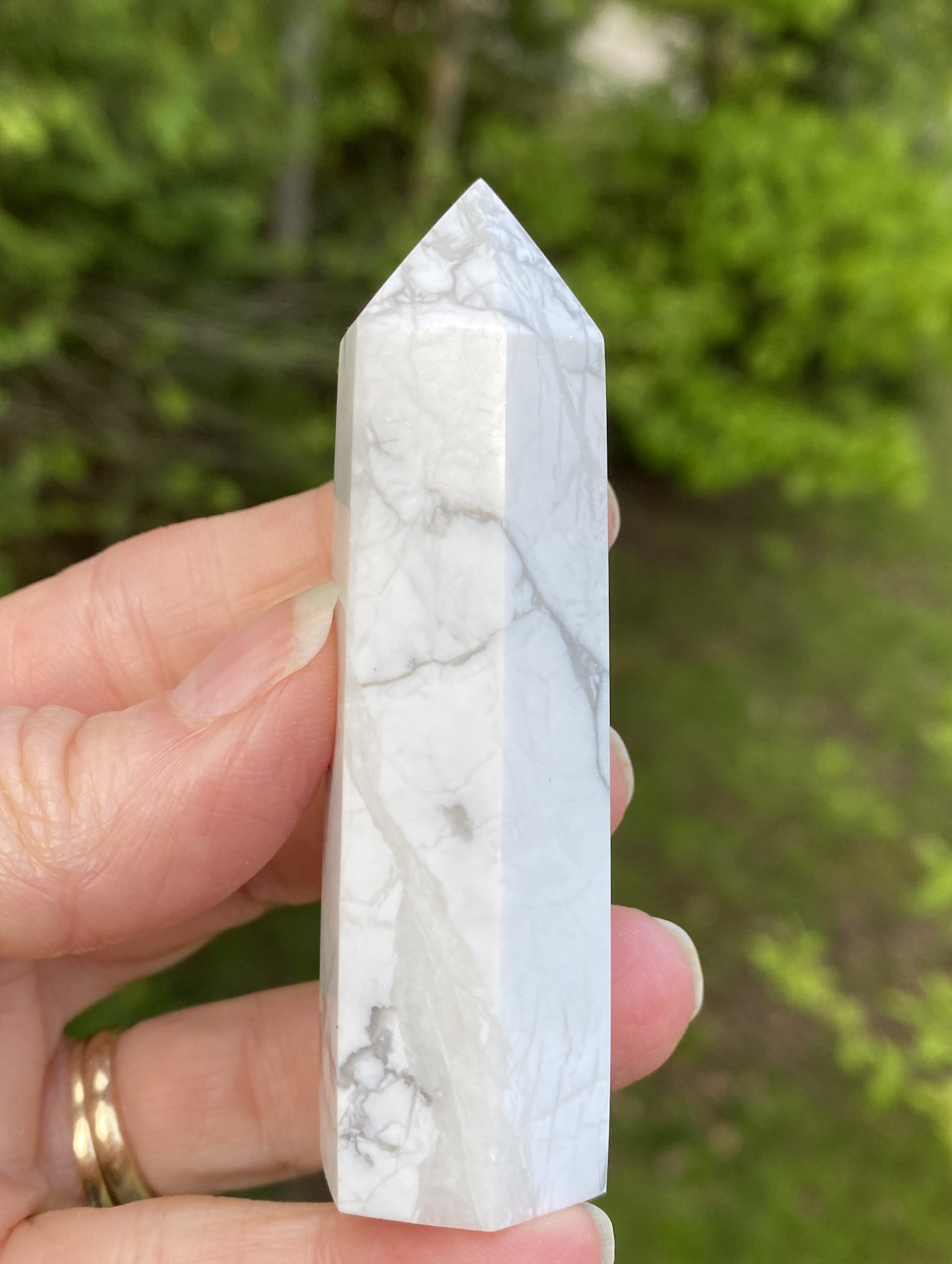 White Howlite 2 3/4"  Point Sleep Aid Calm Healing 30301S