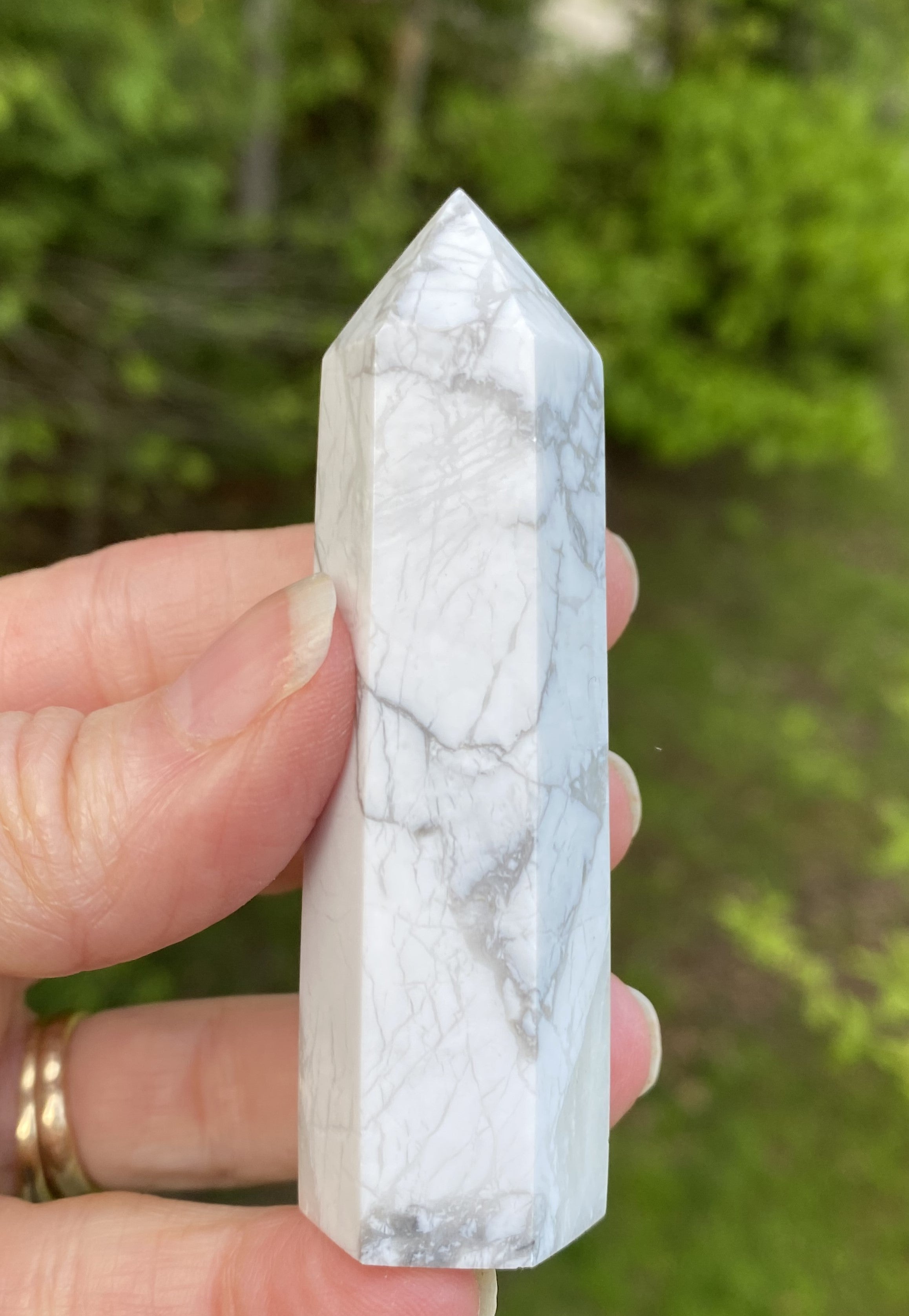 White Howlite 2 3/4"  Point Sleep Aid Calm Healing 30301S