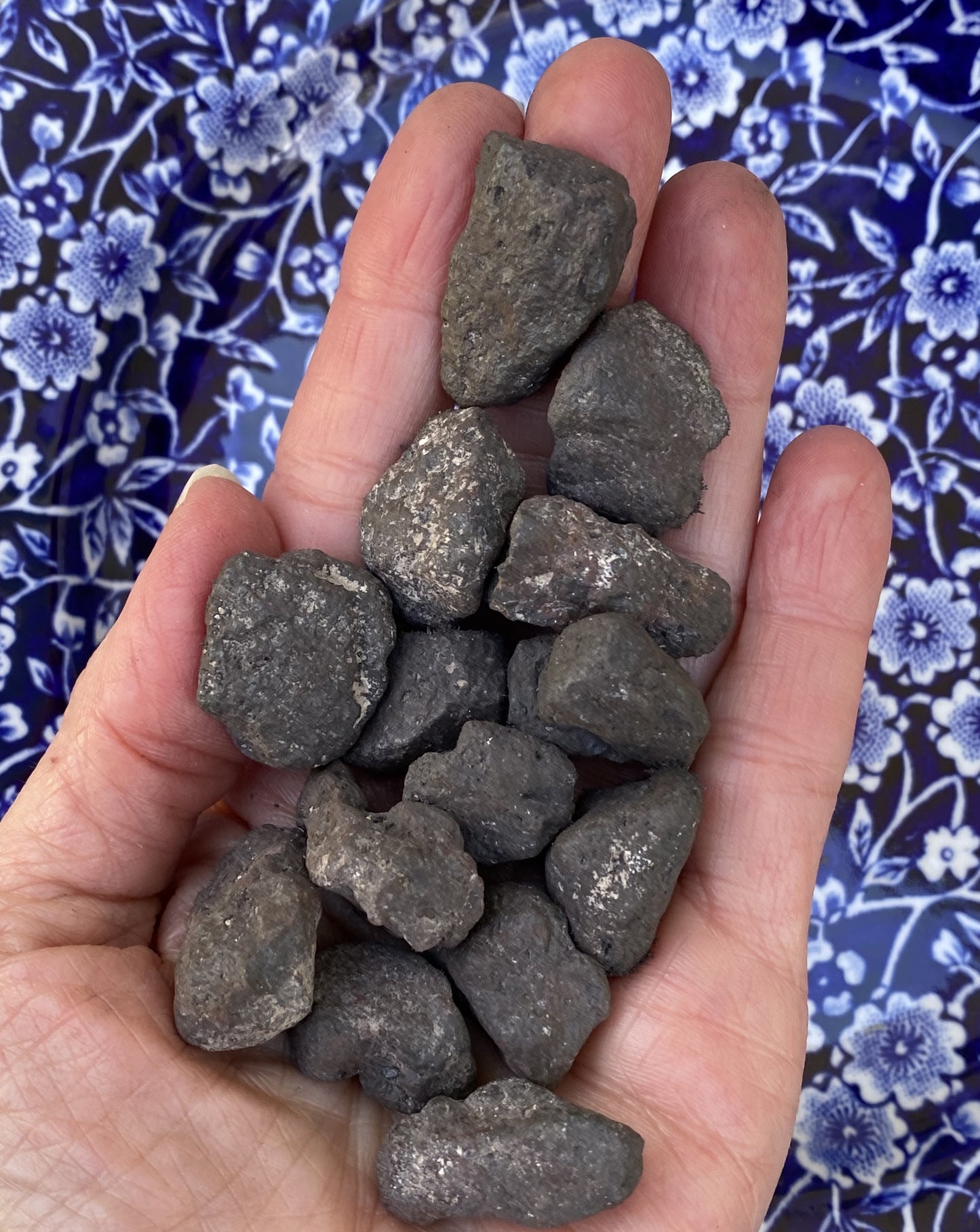 Lodestones 2 Raw Pocket Stones  Balance Motivation Removes Energy Blockages 29431S