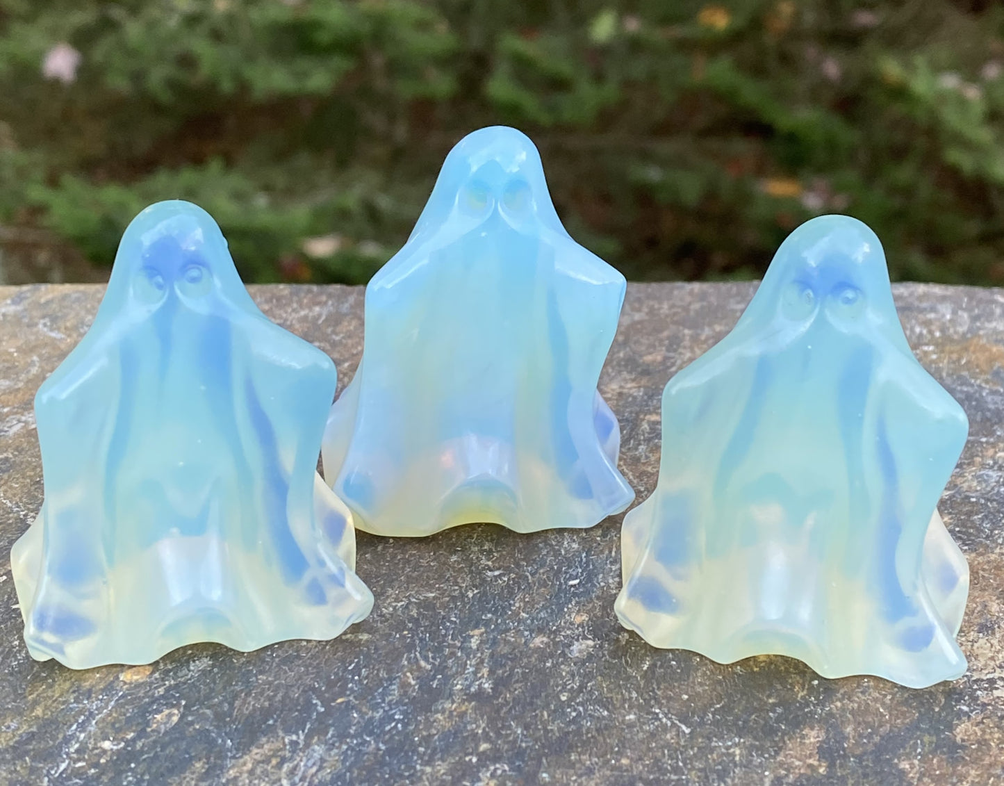 Opalite Ghost Figurine  Communication Spiritual 29060S