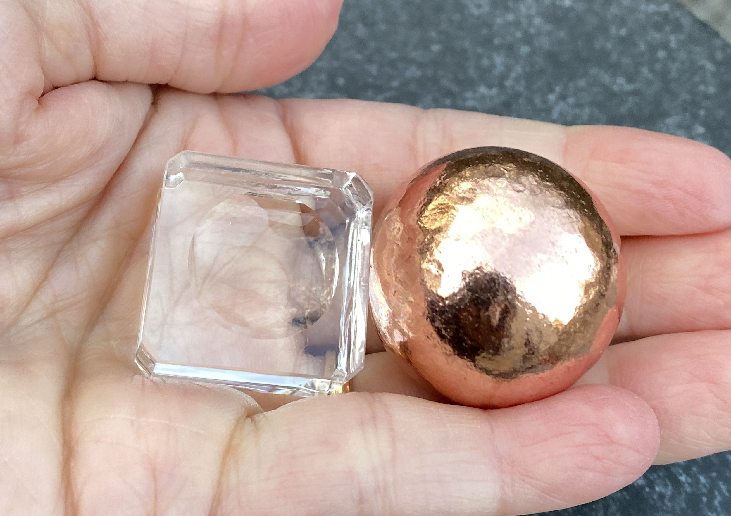 Solid Copper Sphere Glass Stand Healing - Metal Channeling Protection 31270S